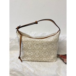 로에베 Loewe 90668 Cubi 숄더백 35.5cm