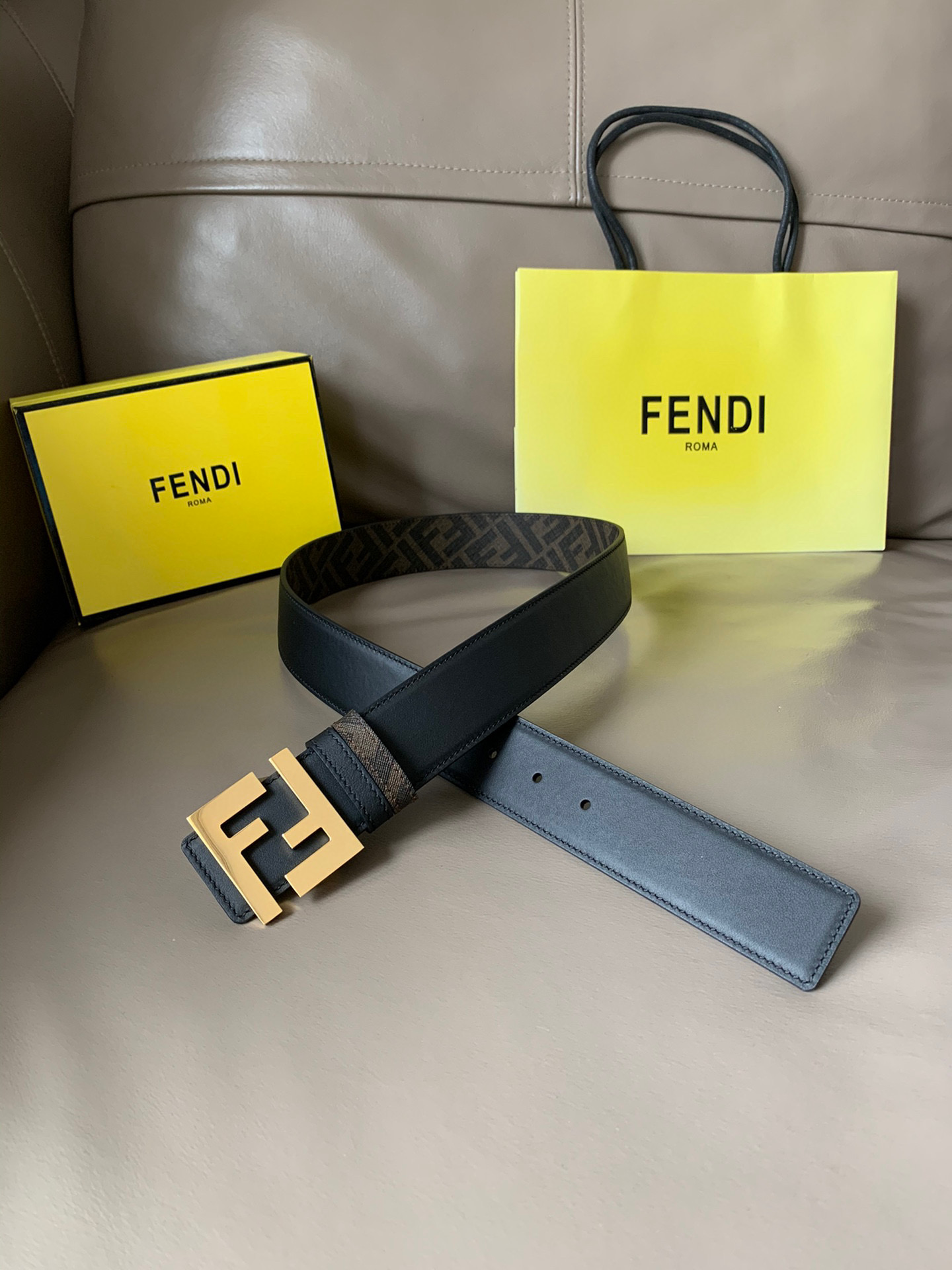 펜디 FENDI 블랙 40mm