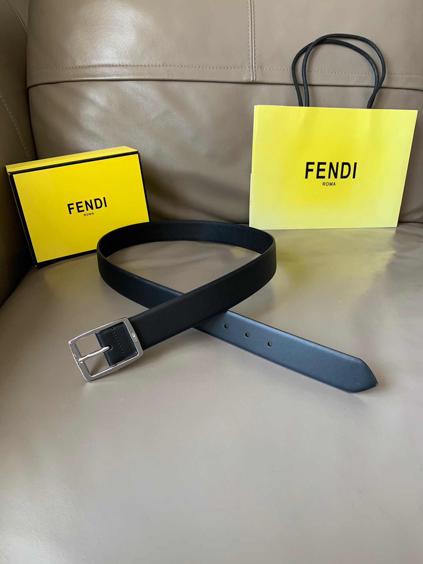 펜디 FENDI 블랙 34mm