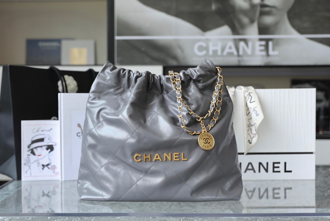CHANEL 22 핸드백  미디엄 38CM