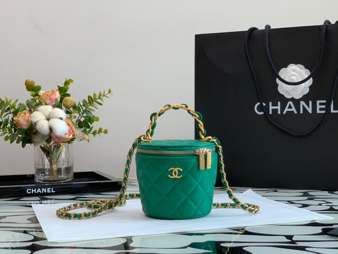 CHANEL 체인 코스메틱 케이스 10.5CM