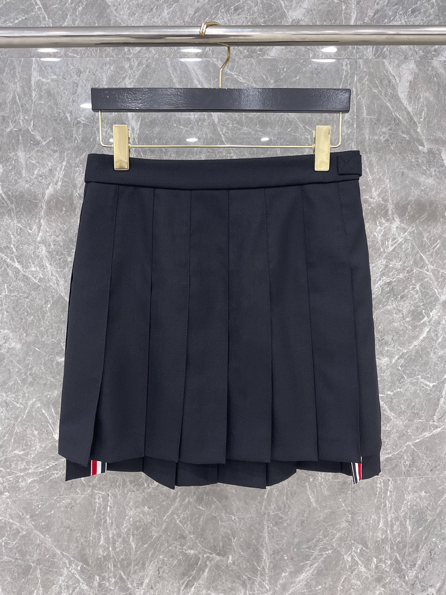 [대리석집] 톰브라운 Thom Browne 스커트