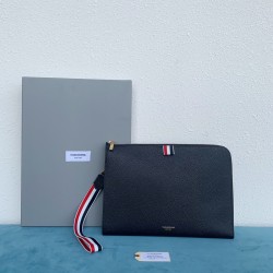 톰브라운 Thom Browne 클러치  30.5CM