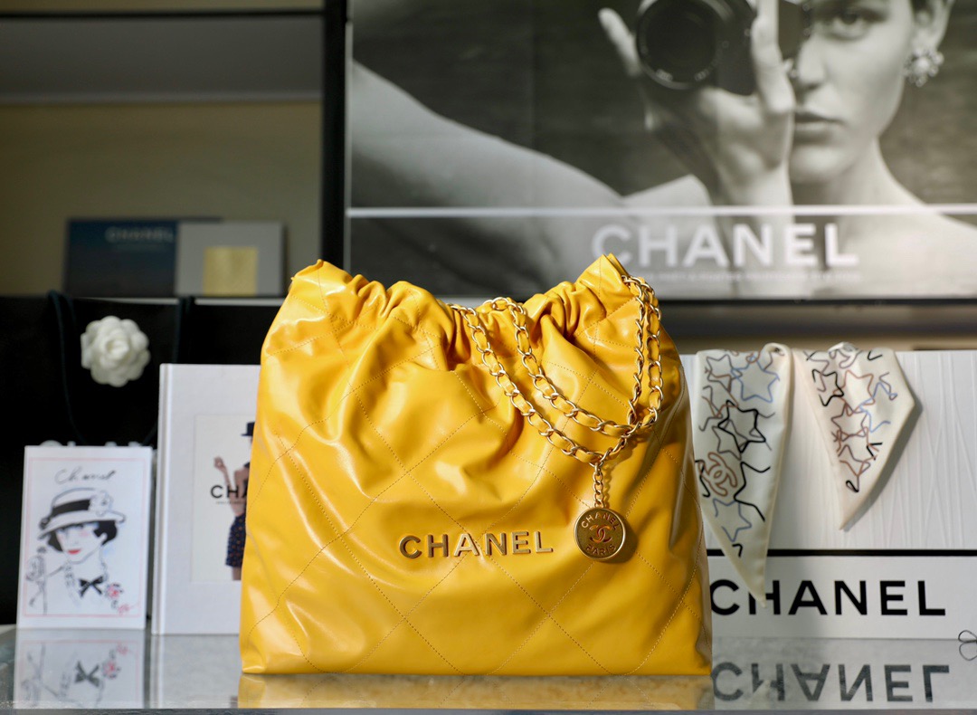 CHANEL 22 핸드백  미디엄 38CM
