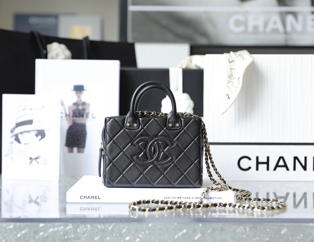 CHANEL 코스메틱 케이스 11.5CM