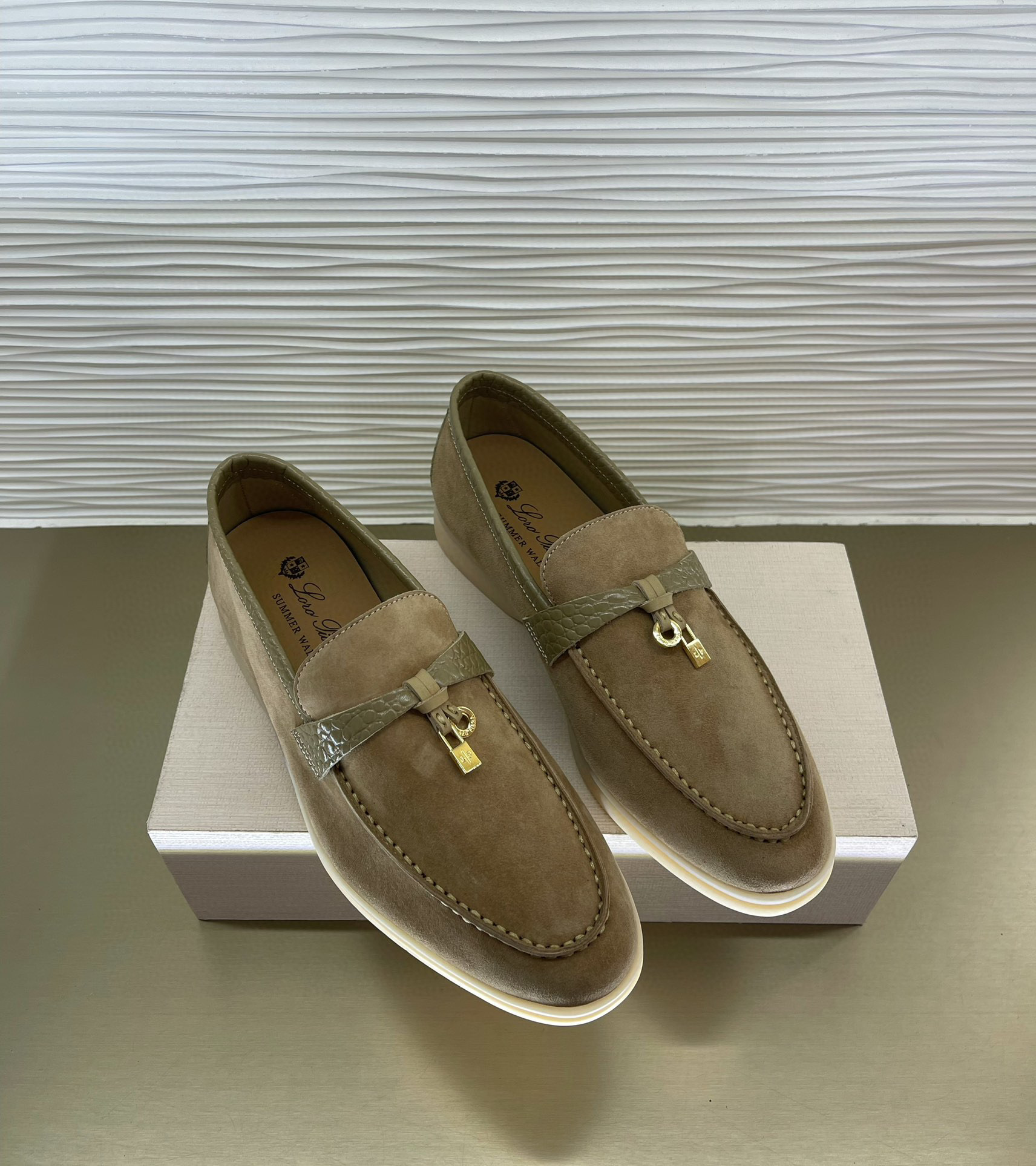 로로피아나 Loro Piana Summer Charms Walk 모카신