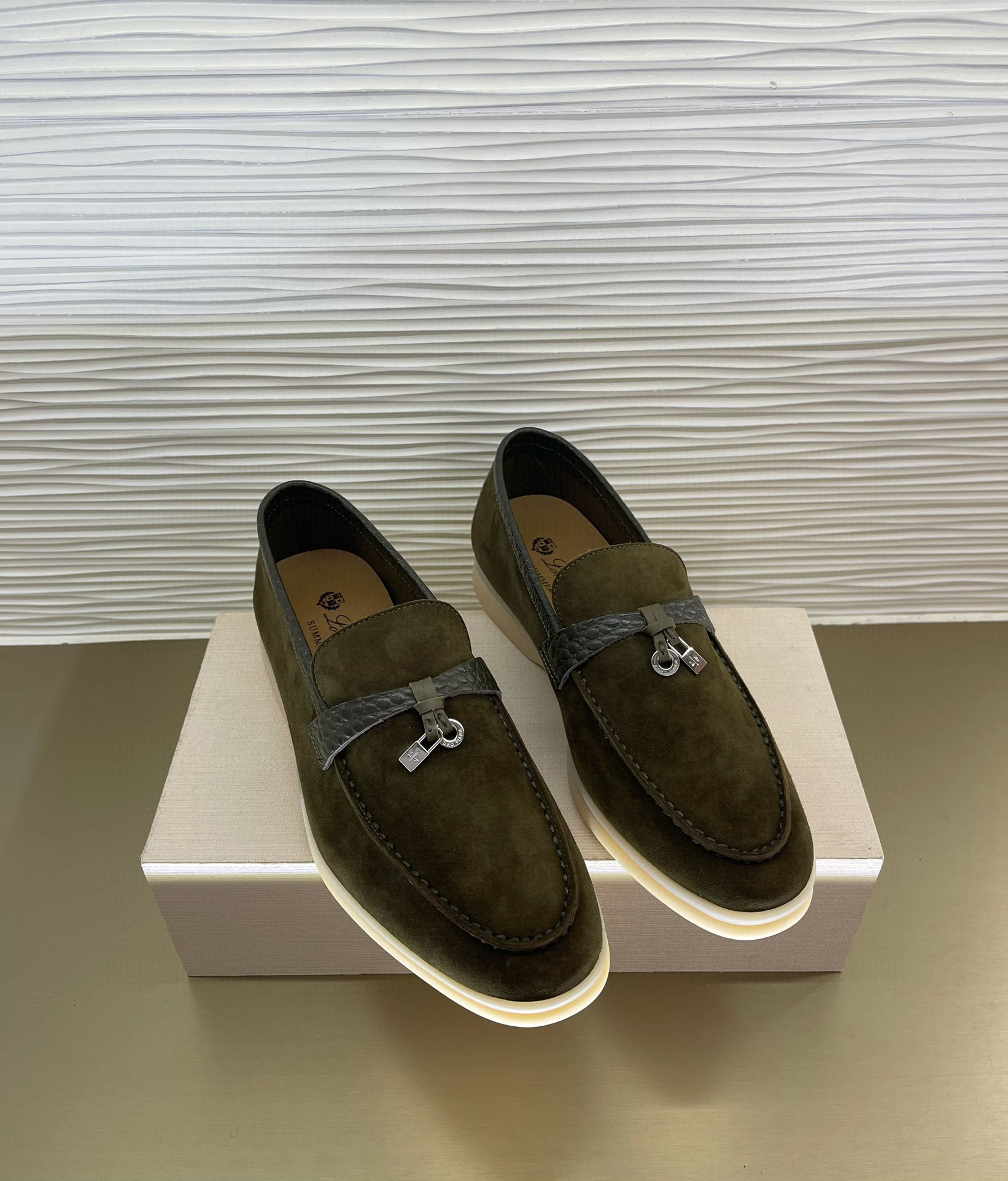 로로피아나 Loro Piana Summer Charms Walk 모카신