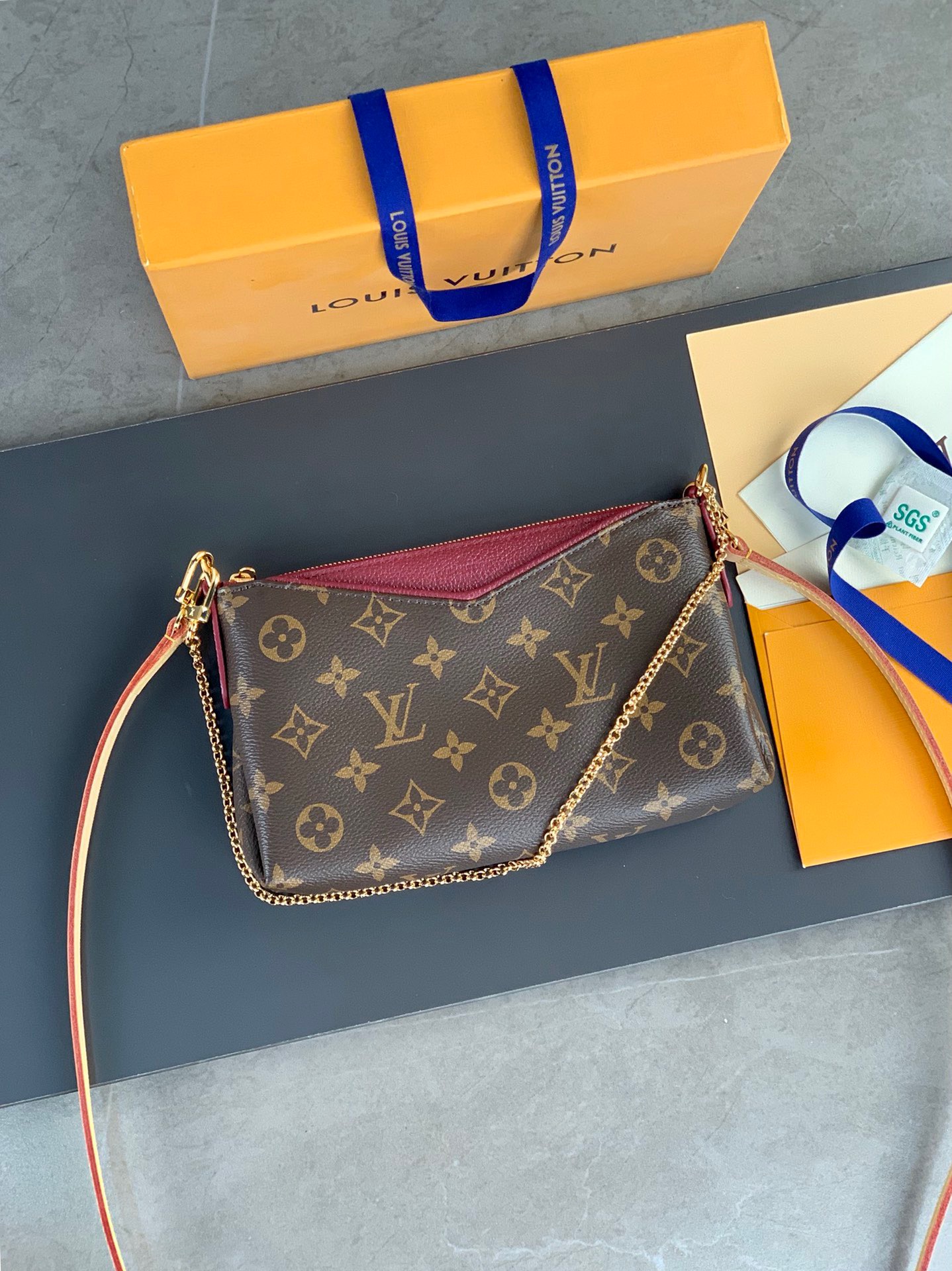 루이비통 Louis Vuitton 41638 숄더백 23CM