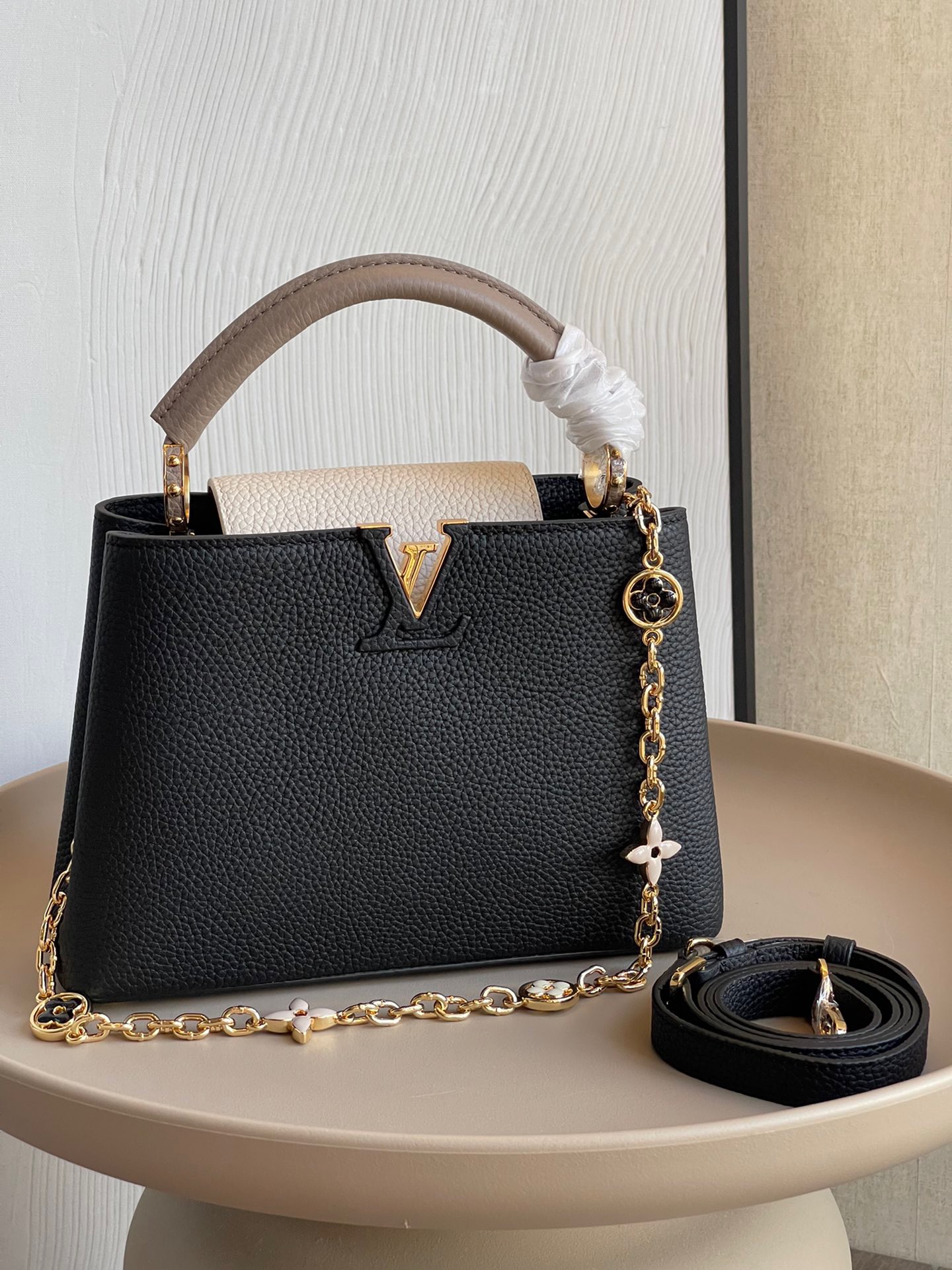 루이비통 Louis Vuitton 20844 숄더백 27CM