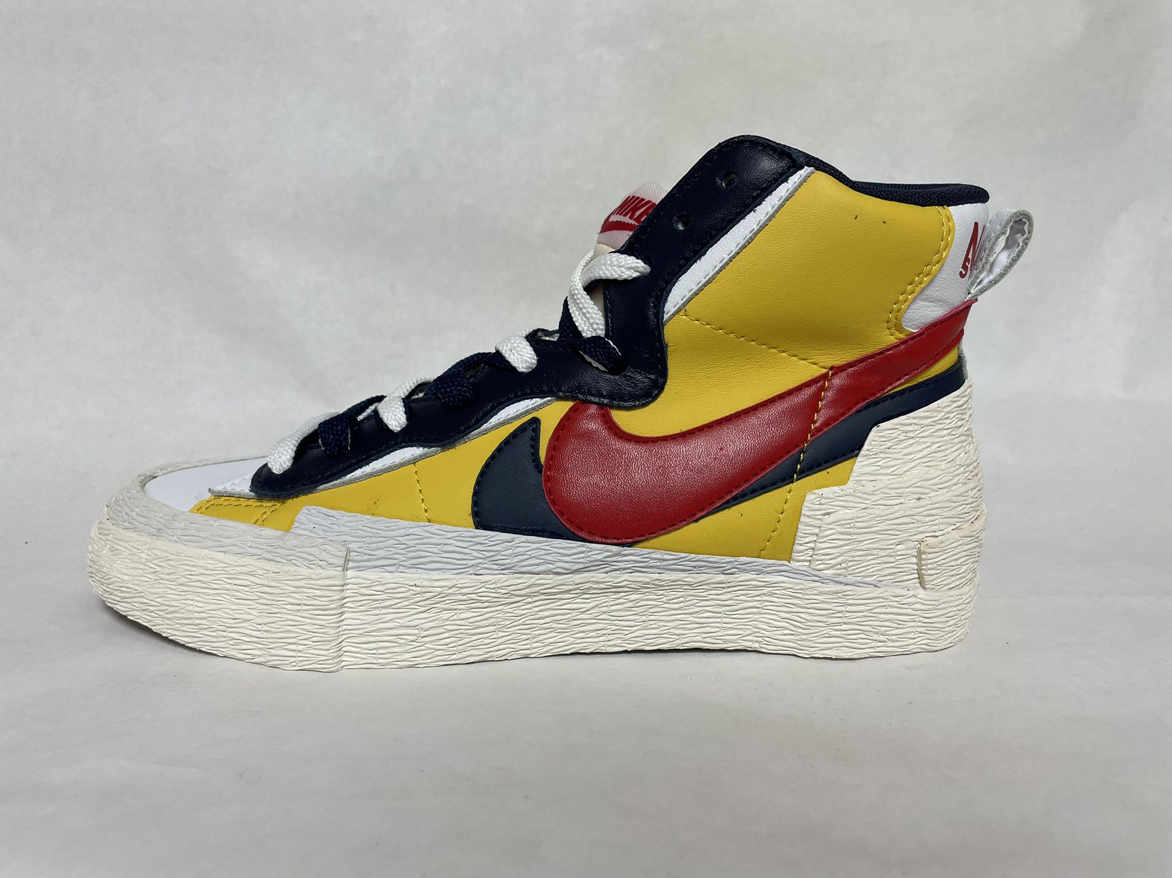 (국내 도착) (255) 나이키 x 사카이 블레이저 미드 스노우 비치 BV0072-700