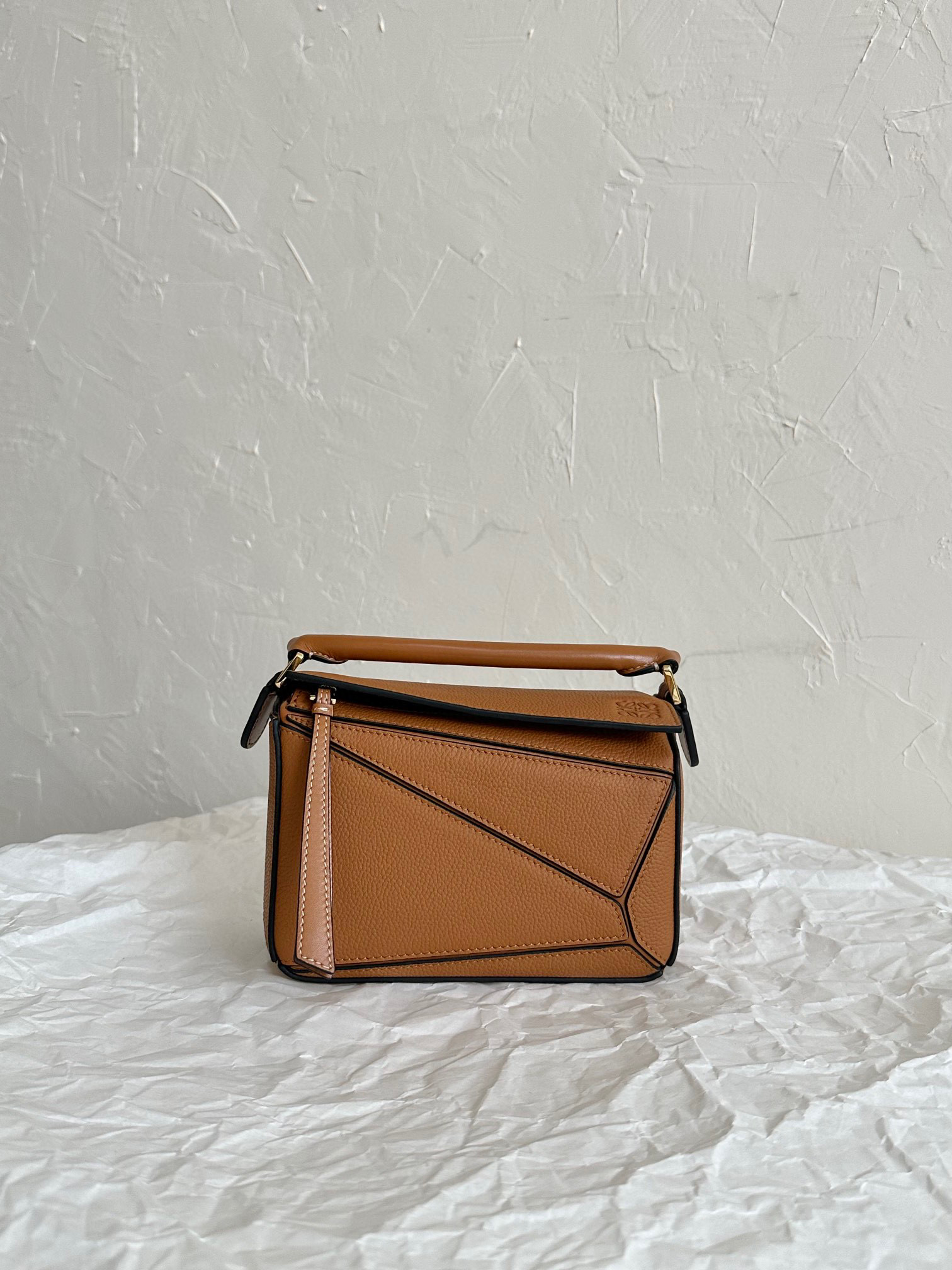 로에베 Loewe 51018 크로스 백 18cm
