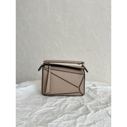 로에베 Loewe 51018 크로스 백 18cm
