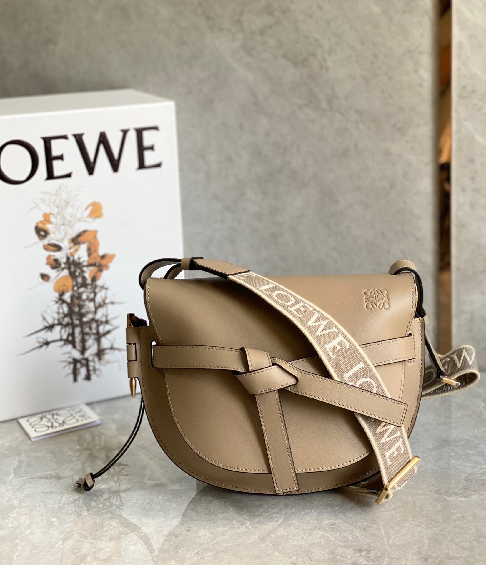 로에베 Loewe 크로스 백 25CM