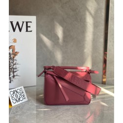 로에베 Loewe 크로스 백  18CM