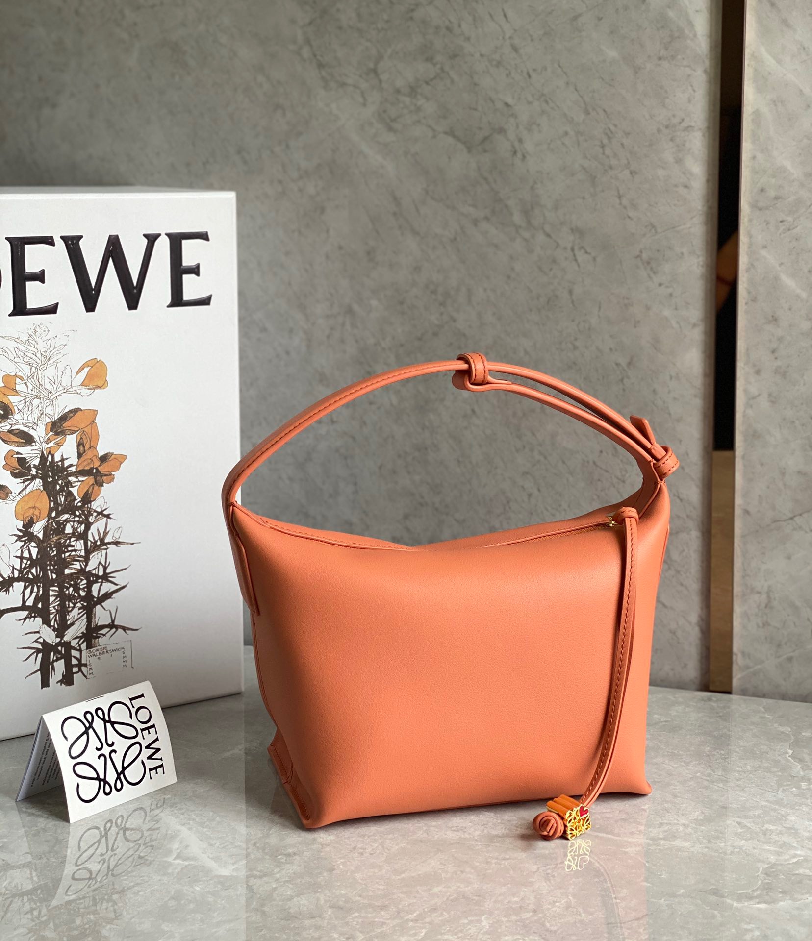 로에베 Loewe 스몰 큐비 백 20.5CM