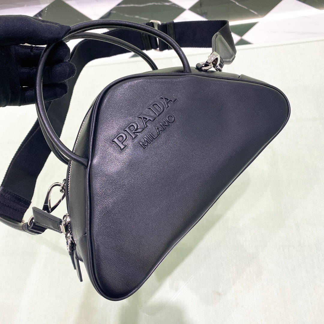 프라다 Prada 1BB082 탑 핸들백 25CM