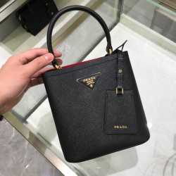 프라다 Prada 1BA217 버킷 백 18CM//