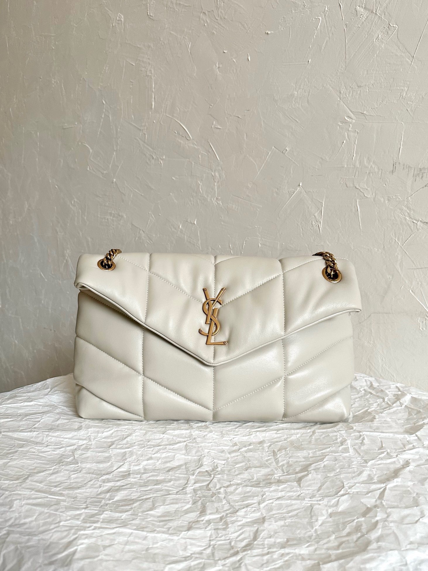 생로랑 Saint laurent/YSL 577475 Loulou Puffer 숄더백 35CM