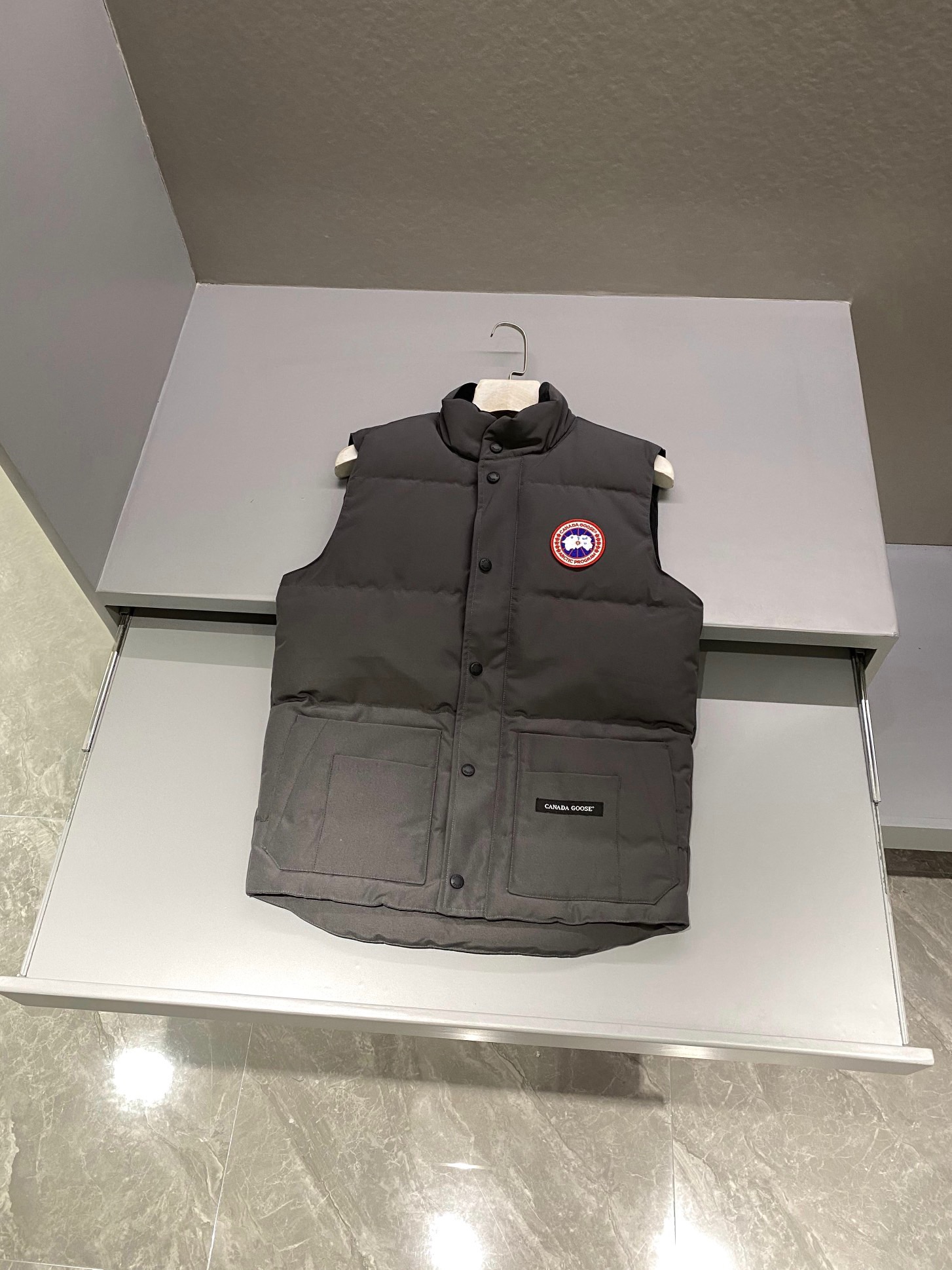 캐나다구스 Canada Goose 패딩 조끼