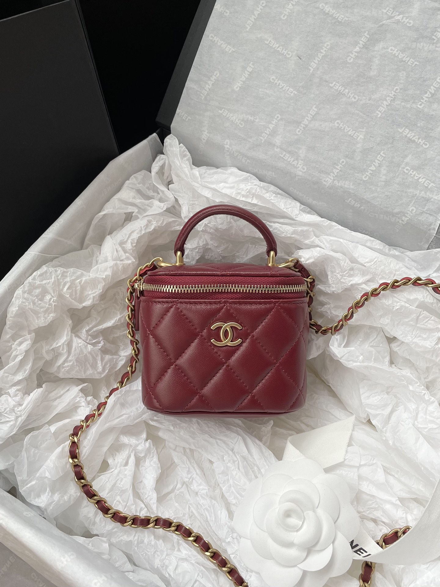 샤넬 CHANEL AP2198 스몰 체인 코스메틱 케이스 램스킨 & 골드 메탈 11CM