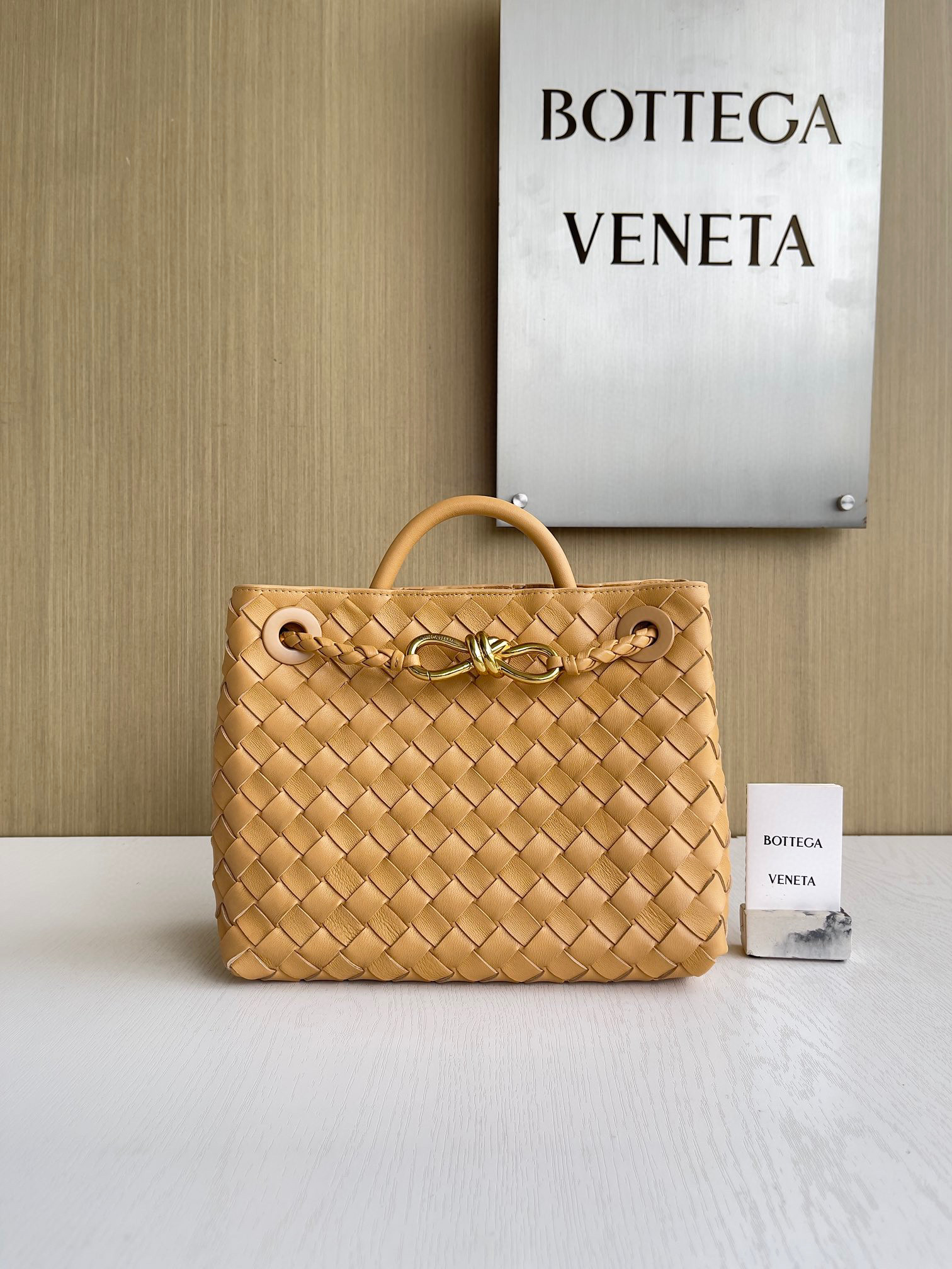 보테가베네타 Bottega Veneta 스몰 안디아모 Andiamo 743568 25cm