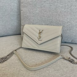 생로랑 Saint laurent/YSL 393953 WOC 그랑 드 뿌드르 엠보스드 레더 카산드라 마틀라세 엔벨로프 체인 지갑 19CM