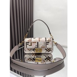 펜디 FENDI Baguette 0159B89 크로스 백 26CM