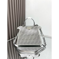 펜디 FENDI 8BN327 Peekaboo Iseeu Petite 탑 핸들백 27CM