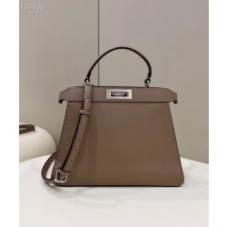 펜디 FENDI 327 ICONIC PEEKABOO ISEEU 탑 핸들백 27CM