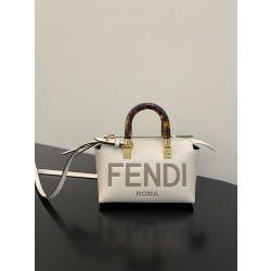 펜디 FENDI 067 Mini ByThe Way 미니 보스턴백 17CM