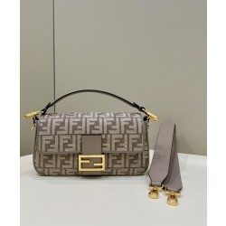 펜디 FENDI Baguette 600 크로스 백 26CM