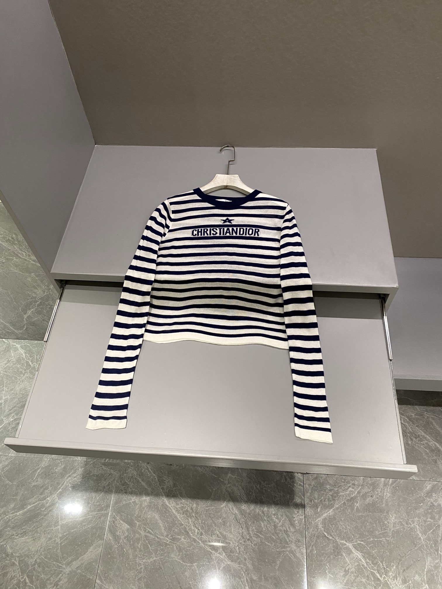 디올 Dior 스웨터