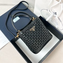 프라다 Prada 1BA217 버킷 백 18CM