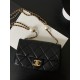 샤넬CHANEL AS4861 스몰 플랩 백 램스킨 이미테이션 펄 & 골드 메탈 블랙 13CM