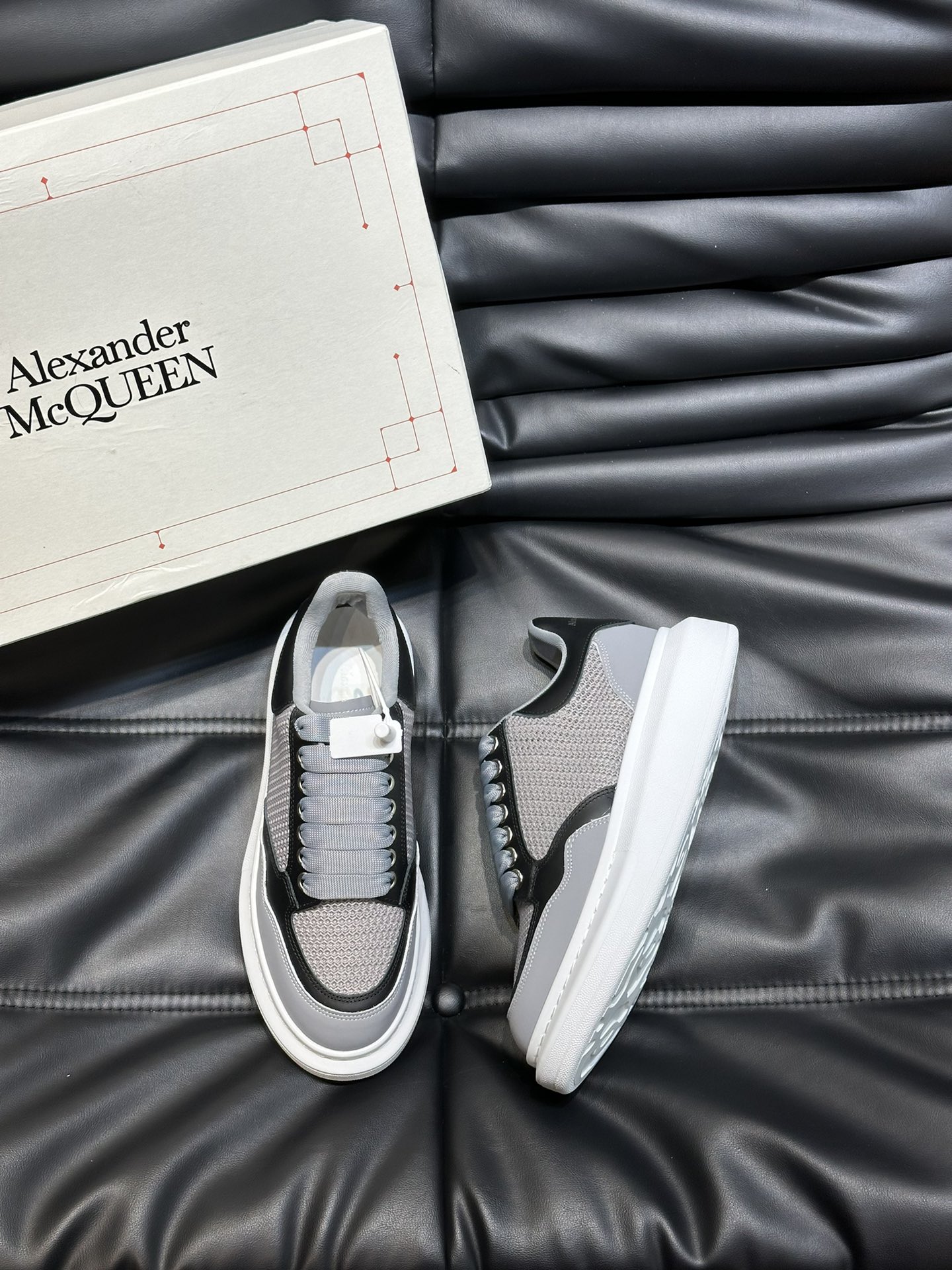 Alexander McQueen 스니커즈