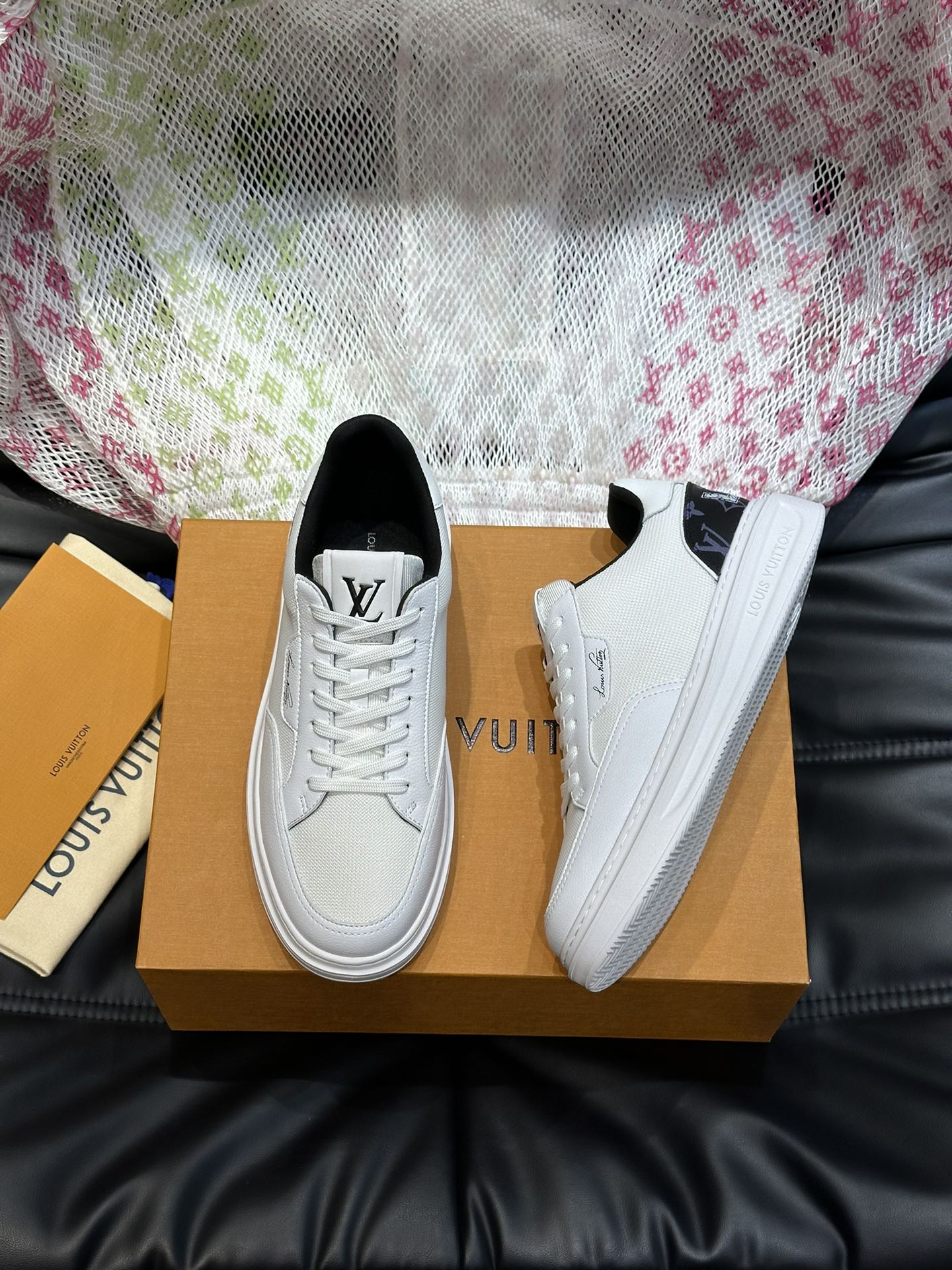 루이비통 Louis Vuitton 스니커즈