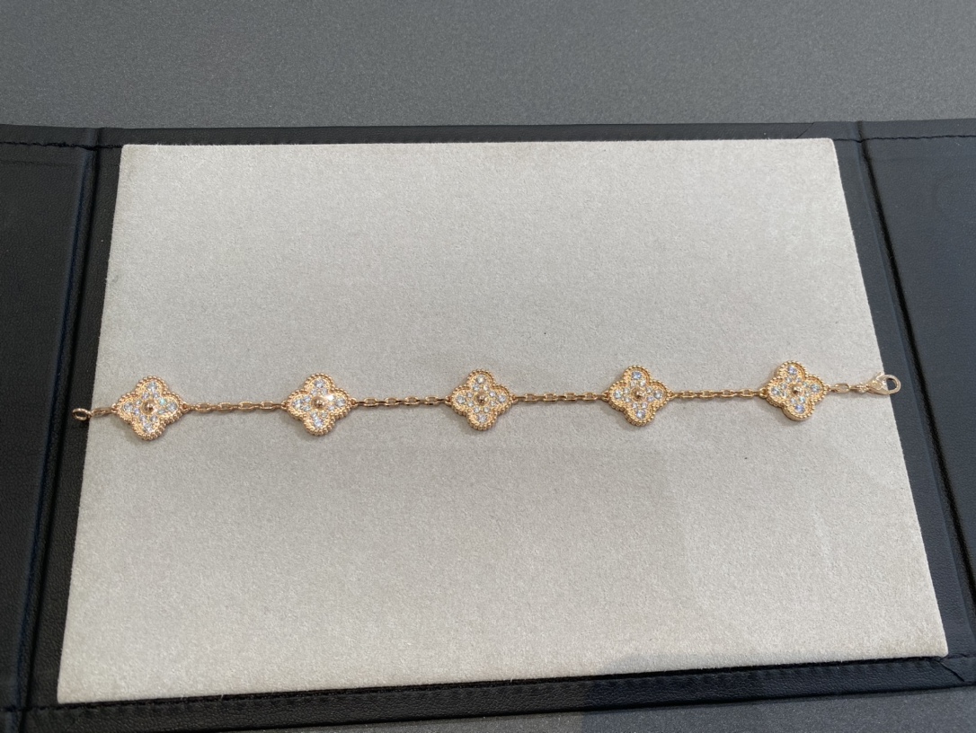 반클리프 Van Cleef & Arpels 팔찌