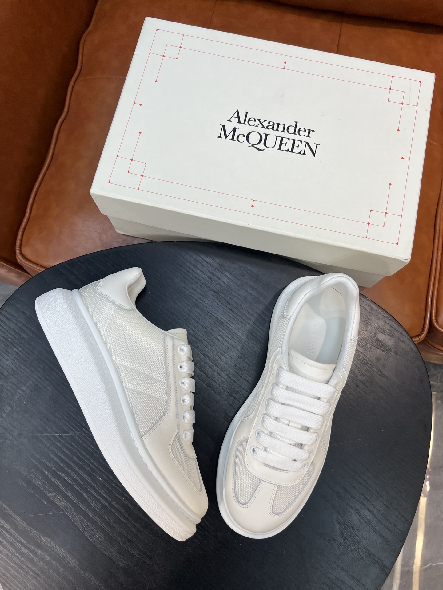 Alexander McQueen 스니커즈