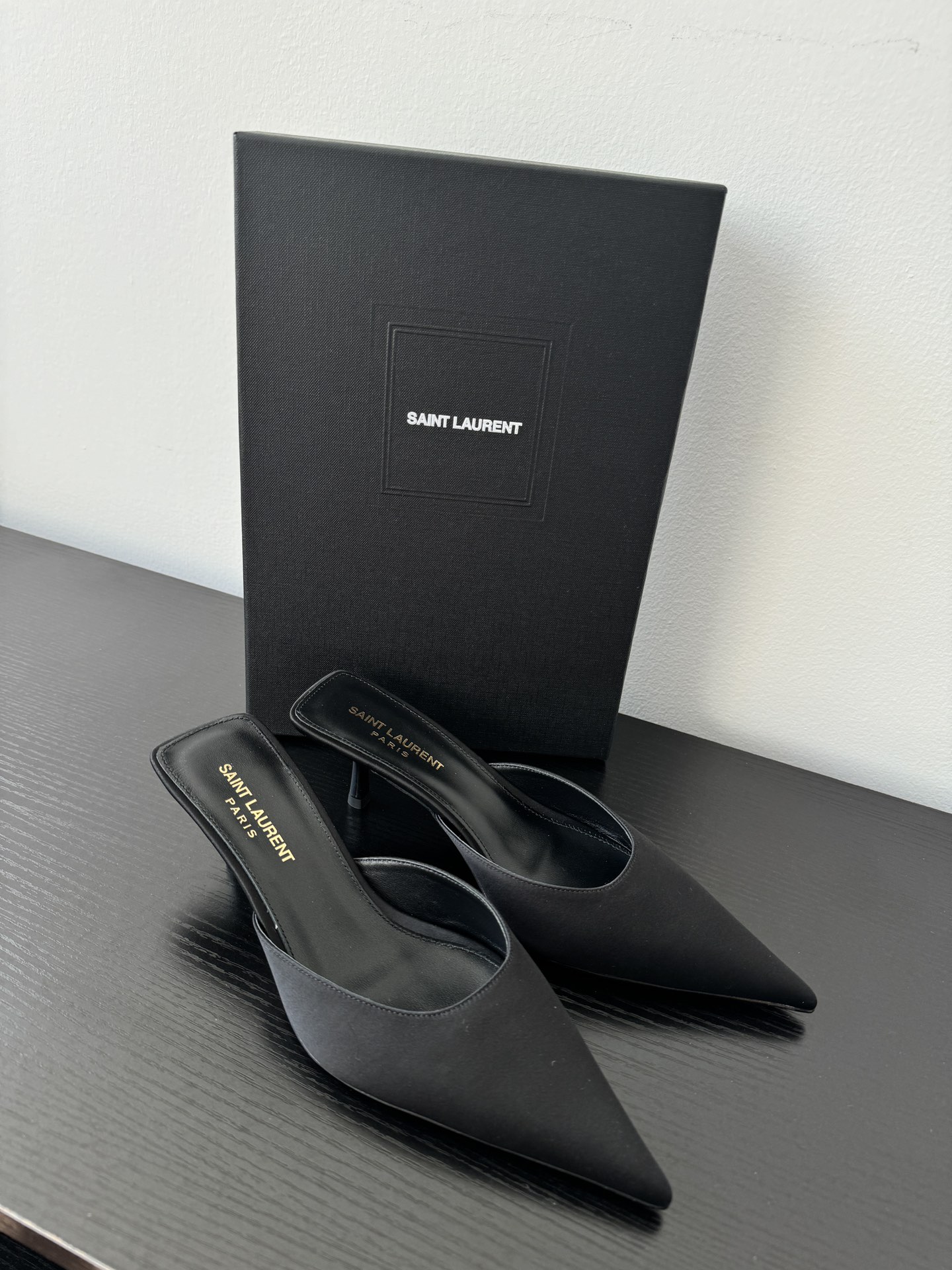 Yves Saint Laurent 하이힐 샌들