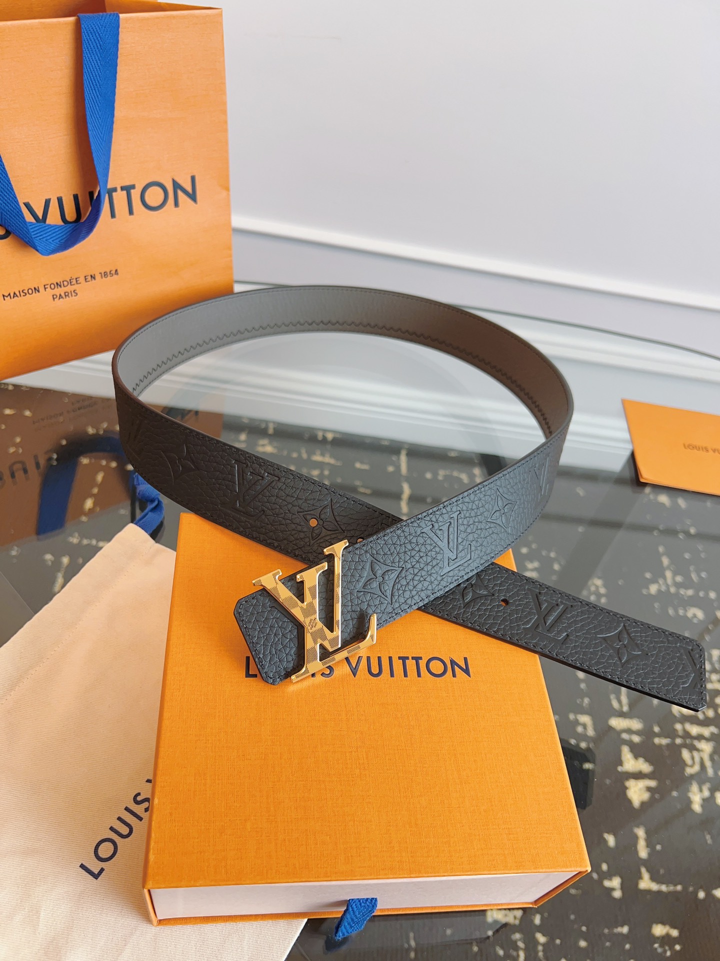 루이비통 Louis Vuitton 벨트 40mm