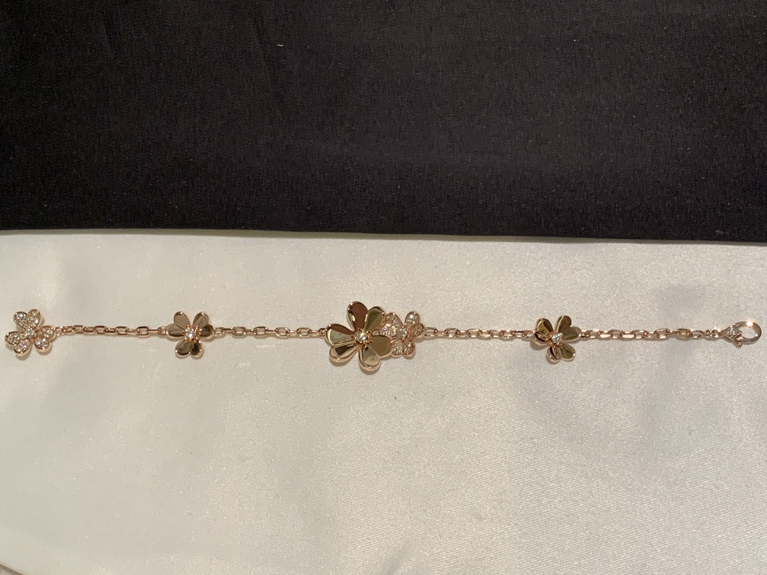 반클리프 Van Cleef & Arpels  팔찌