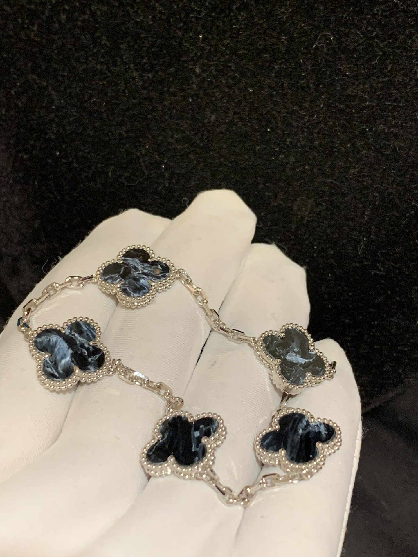 반클리프 Van Cleef & Arpels 팔찌