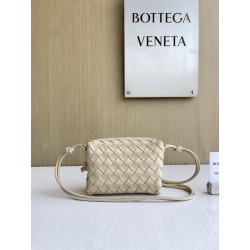 보테가 베네타 Bottega Veneta MINI Loop 723547