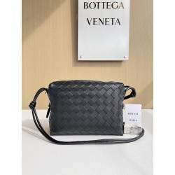 보테가베네타 Bottega Veneta Loop 666689 22cm