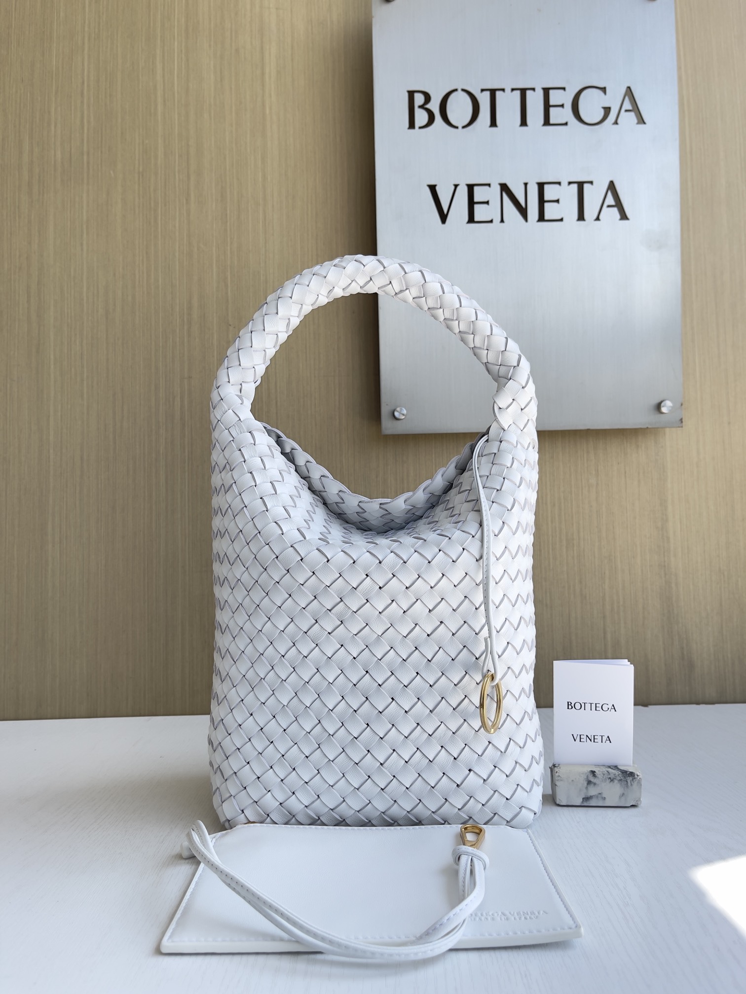 보테가베네타 Bottega Veneta Cabat Bucket Bag 753172