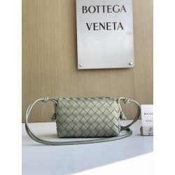 보테가 베네타 Bottega Veneta MINI Loop 723547