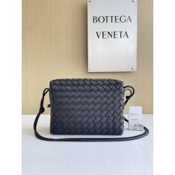 보테가베네타 Bottega Veneta Loop Crossbody Bag 680256