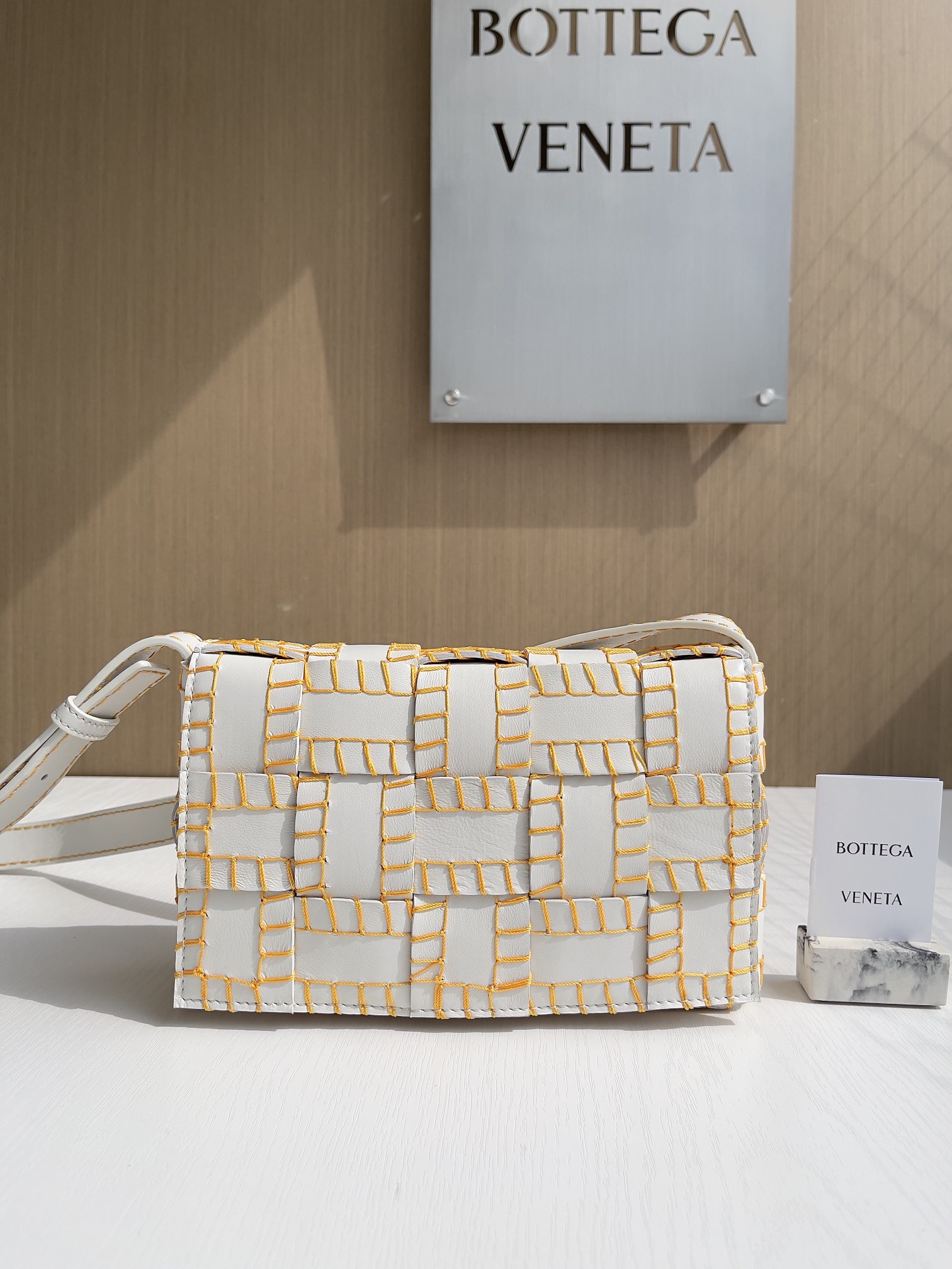 보테가베네타 Bottega Veneta Cassette 691400 23CM