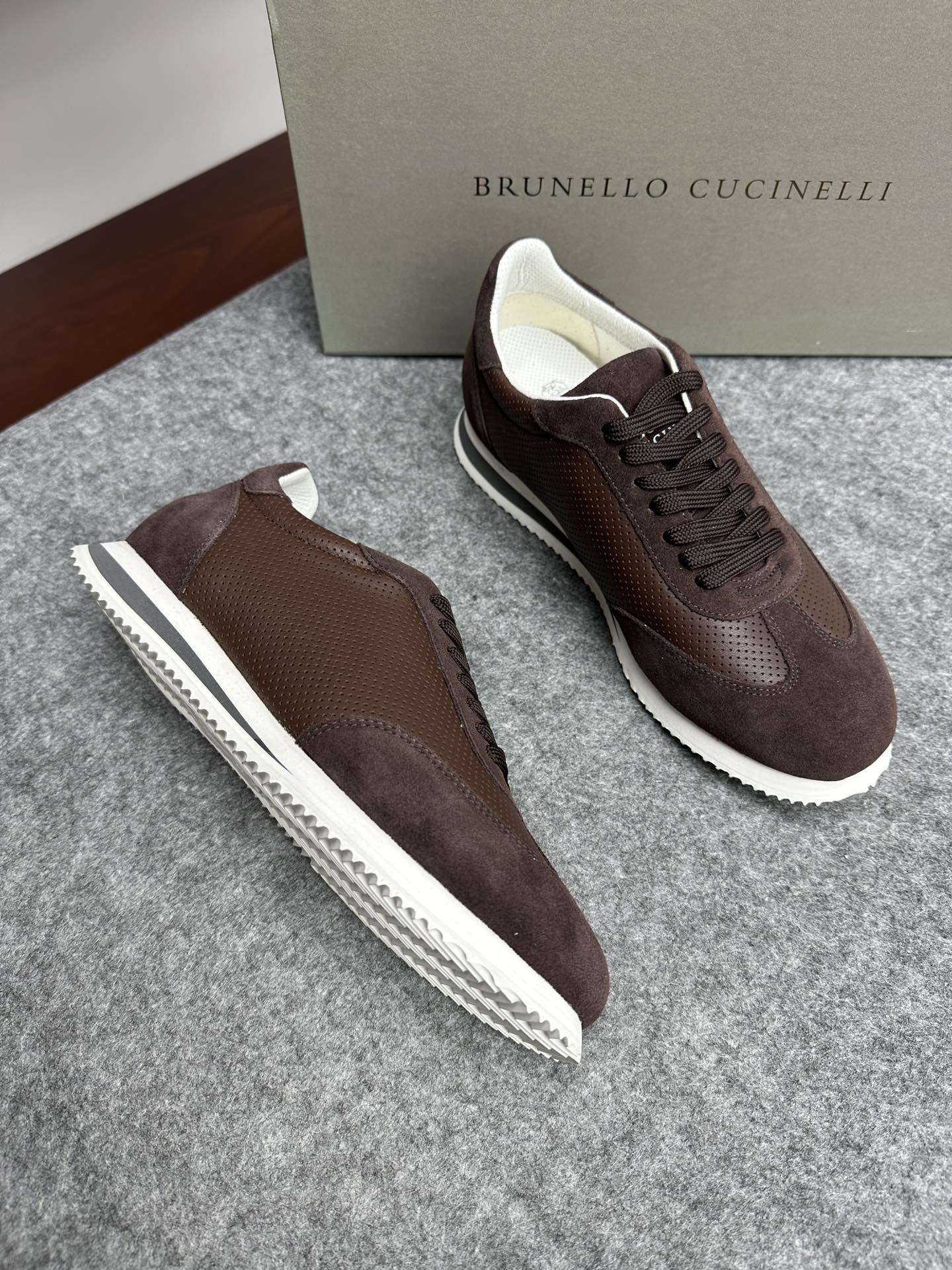 Brunello Cucinelli 스니커즈
