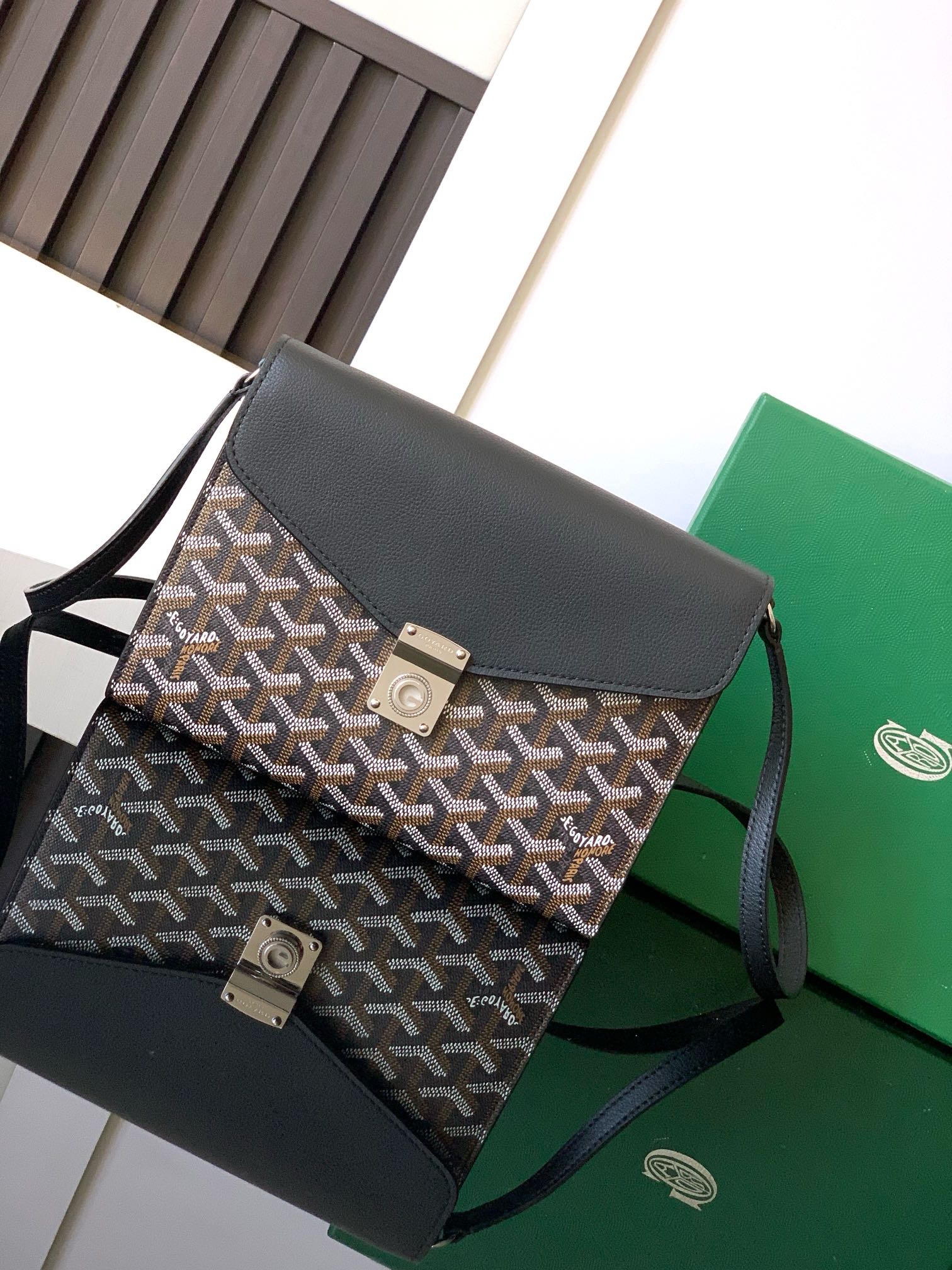 고야드 Goyard Chypre 크로스 백 21CM